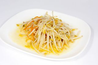 Germogli di Soia Saltati al Wok