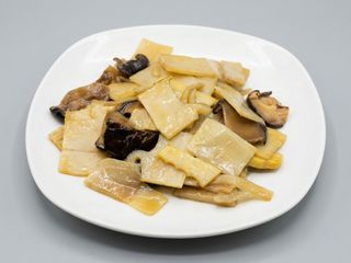 Funghi e Bambù Saltati al Wok