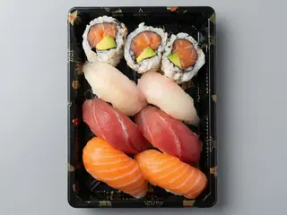 80 Nigiri 6 pezzi, uramaki 3pz