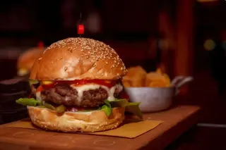 Empire cheeseburger