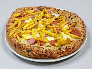 Würstel e patatine rosse