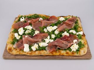 Pizza rossa crudo e bufala - pala intera