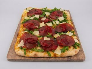 Pizza bianca bresaola, rucola e grana (a crudo) pala intera