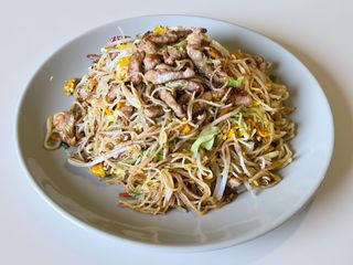 28. Spaghetti di riso con maiale