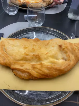 Calzone napoletana