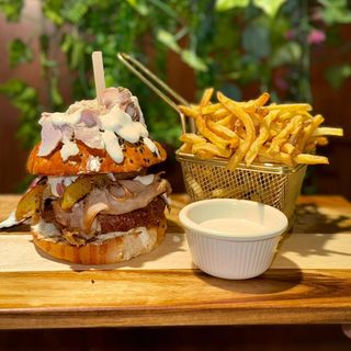 PORKY BURGER