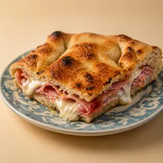 Focaccia Cotto e Mozzarella Rustica