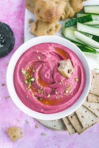 Hummus di ceci e rapa rossa