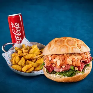 Panino Tartare Salmone + Patatine e Soft Drink in Omaggio