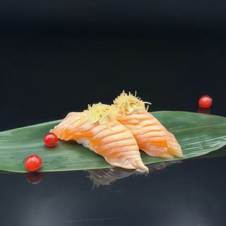 129. Nigiri sake sting phila - 2 pezzi