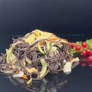 47. Spaghetti soba con verdure 
