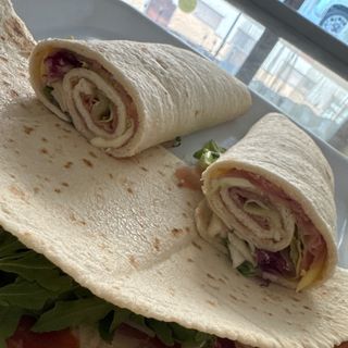 Arrotolata prosciutto cotto, insalata, fontina, sottiletta