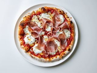 Pizza Margherita al prosciutto