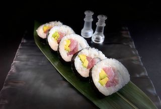 86. Futomaki tonno avocado