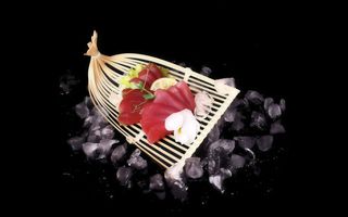 167. Sashimi tuna 12 pezzi