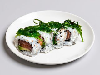 207 Ura wakame roll