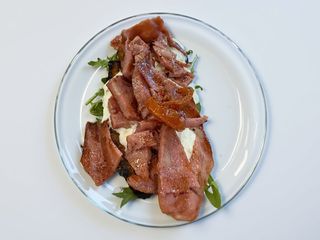 Bruschettone mortadella alla brace, pomodoro semi secco, stracc