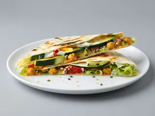 Piadina con verdure grigliate miste, lattuga