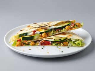 Piadina con verdure grigliate miste, lattuga