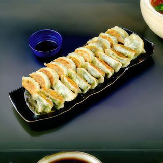 Ravioli con Verdura alla griglia 菜锅贴 - 5pz