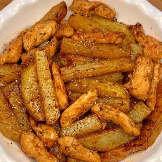 土豆鸡 Pollo con patatine