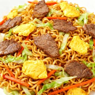 牛肉拉面 Spaghetti di Ramen con manzo