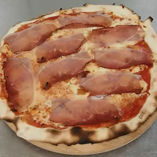 PIZZA AFFUMICATA + MENU