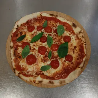 PIZZA REGINA + MENU