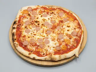 PIZZA CON WURSTEL
