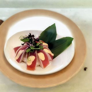 58. Chirashi maguro donburi