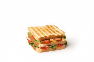 Club sandwich con uovo e bacon