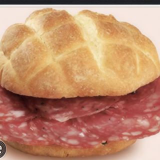 Panino con salame piccante