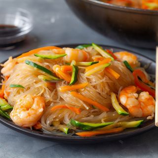 25 Spaghetti di soia con frutti di mare