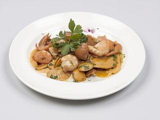 87 Gamberoni con funghi e bambu