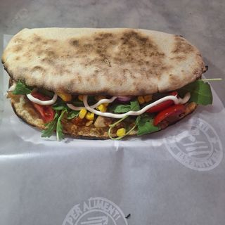 Ciabatta con mozzarella e kebab 100% pollo