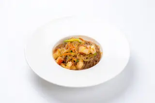 106 Spaghetti di soia con frutti di mare