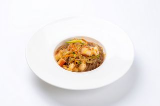 106 Spaghetti di soia con frutti di mare