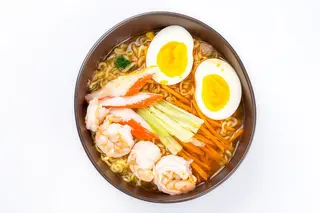 94 Ramen con frutti di mare