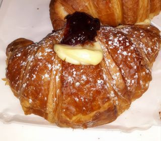 Cornetto con Crema Pasticcera