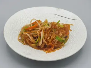 46.spaghetti di soia con uova e verdure