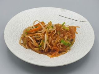 46.spaghetti di soia con uova e verdure