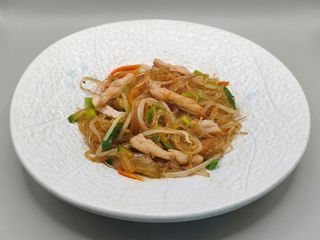 47.spaghetti di soia con pollo uova e verdure