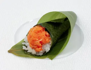 108. Temaki spicy salmone