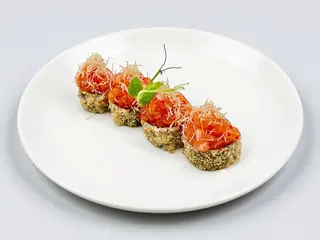 166. Hosomaki spicy salmon