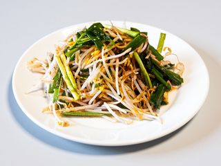 Germogli di soia con cipollotti cinesi