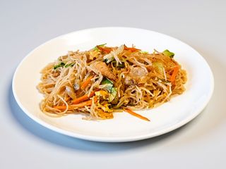 Spaghetti di Riso con Carne