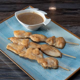14 Spiedini di pollo alla griglia con salsa d’arachidi