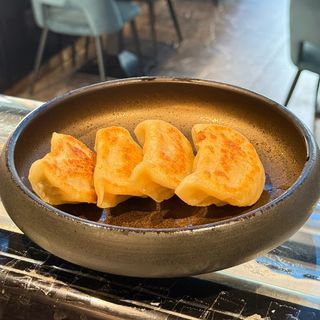 16 Ravioli alla griglia con carne