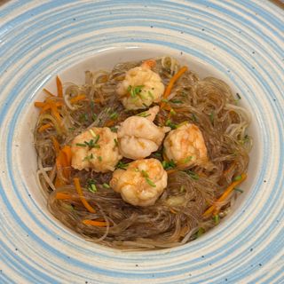 33 Spaghetti di soia con gamberi e verdura