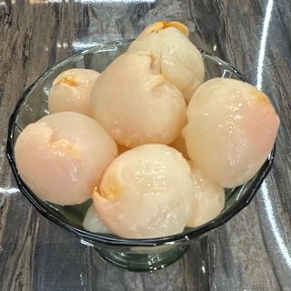 87 Lychees
